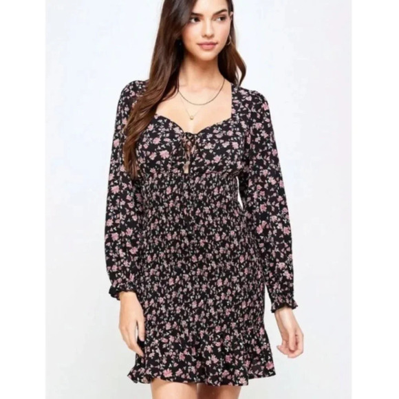 Blush Covered In Flowers Boho Black Floral Smocked Long Sleeve Mini Dress Sz L - Picture 1 of 11